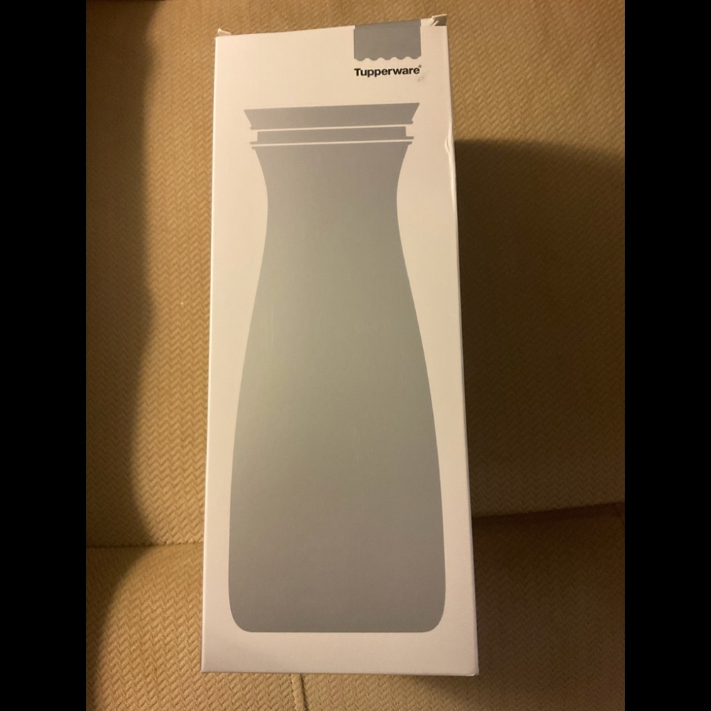 NWT Tupperware Cold Brew Carafe